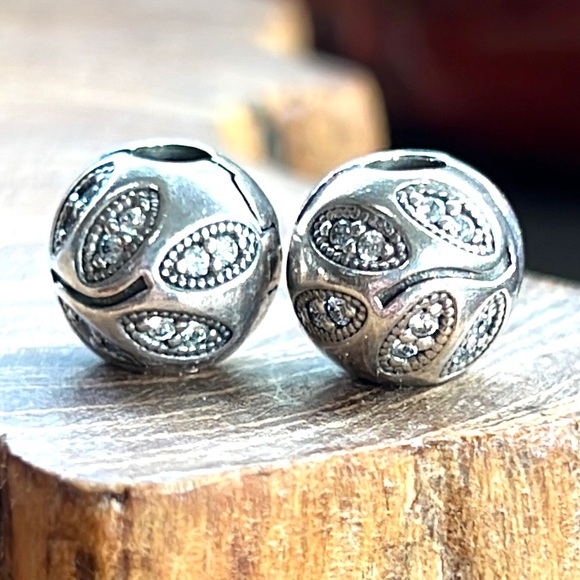 Pandora Retired Sterling Silver Sparkling Leaves Clips with Clear CZ - 791416CZ💎 - Picture 3 of 5